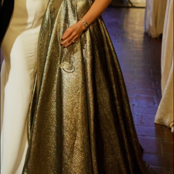 Mac Duggal Gold Off The Shoulder Metallic Ballgown Dress - Picture 4 of 13